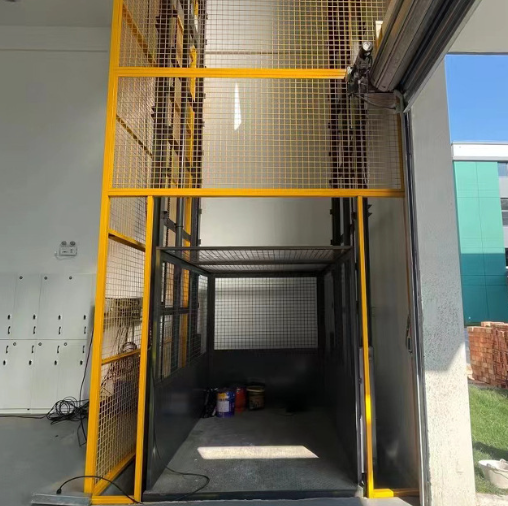 芗城导轨式升降机助力物流园破解运输难题