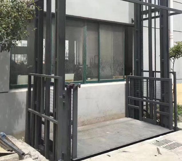 芗城导轨式施工升降机助力民生工程提速增效